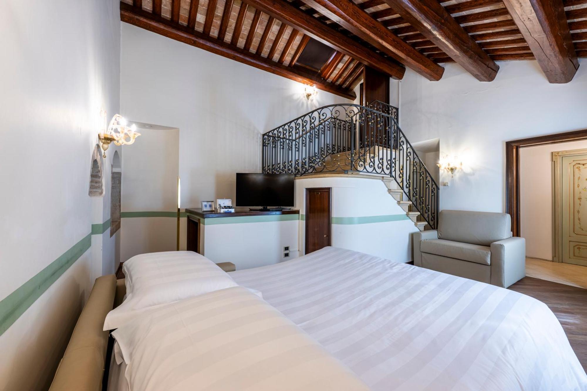 Colombina Hotel 4*