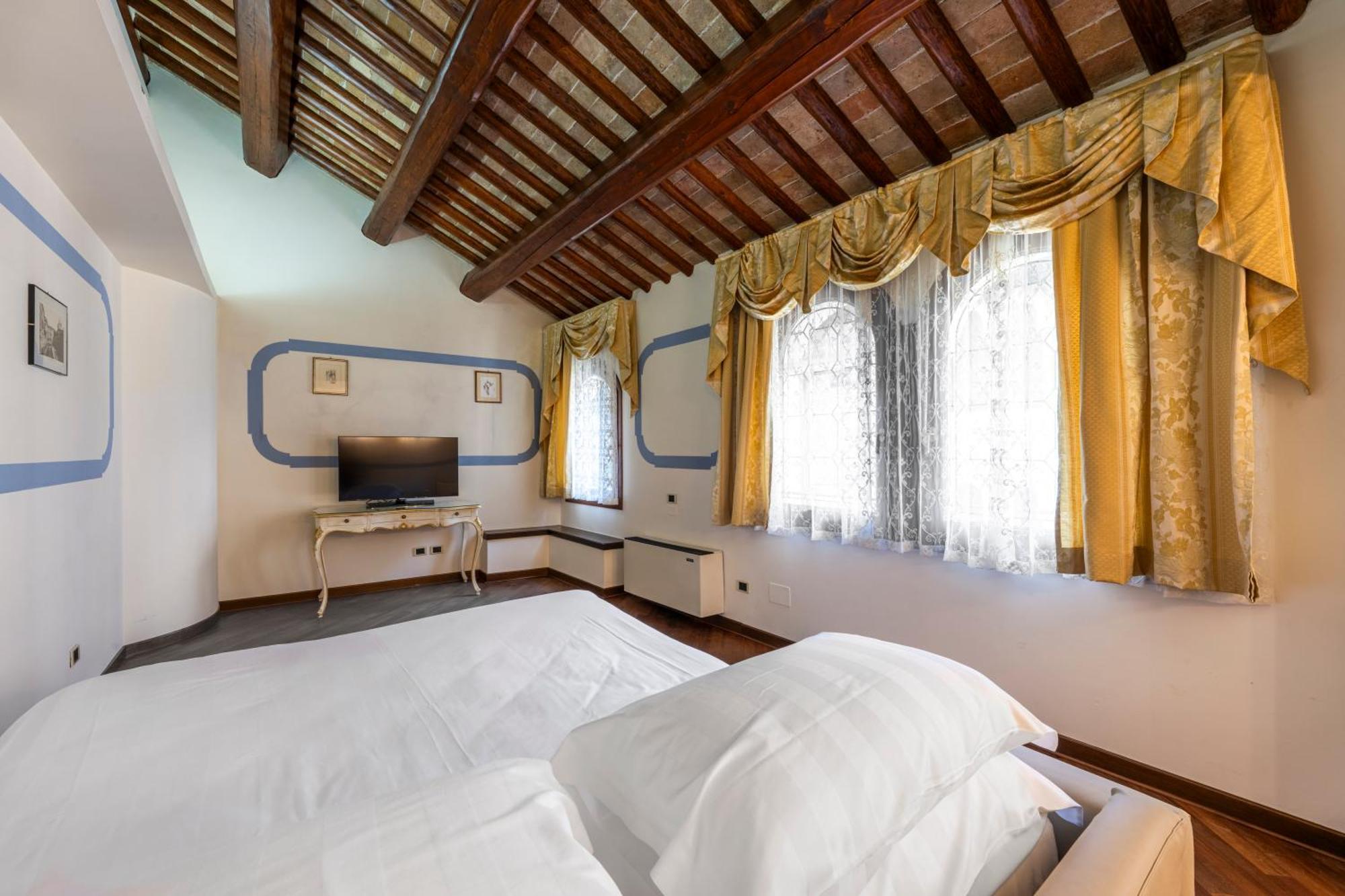 Hotel Colombina 4*