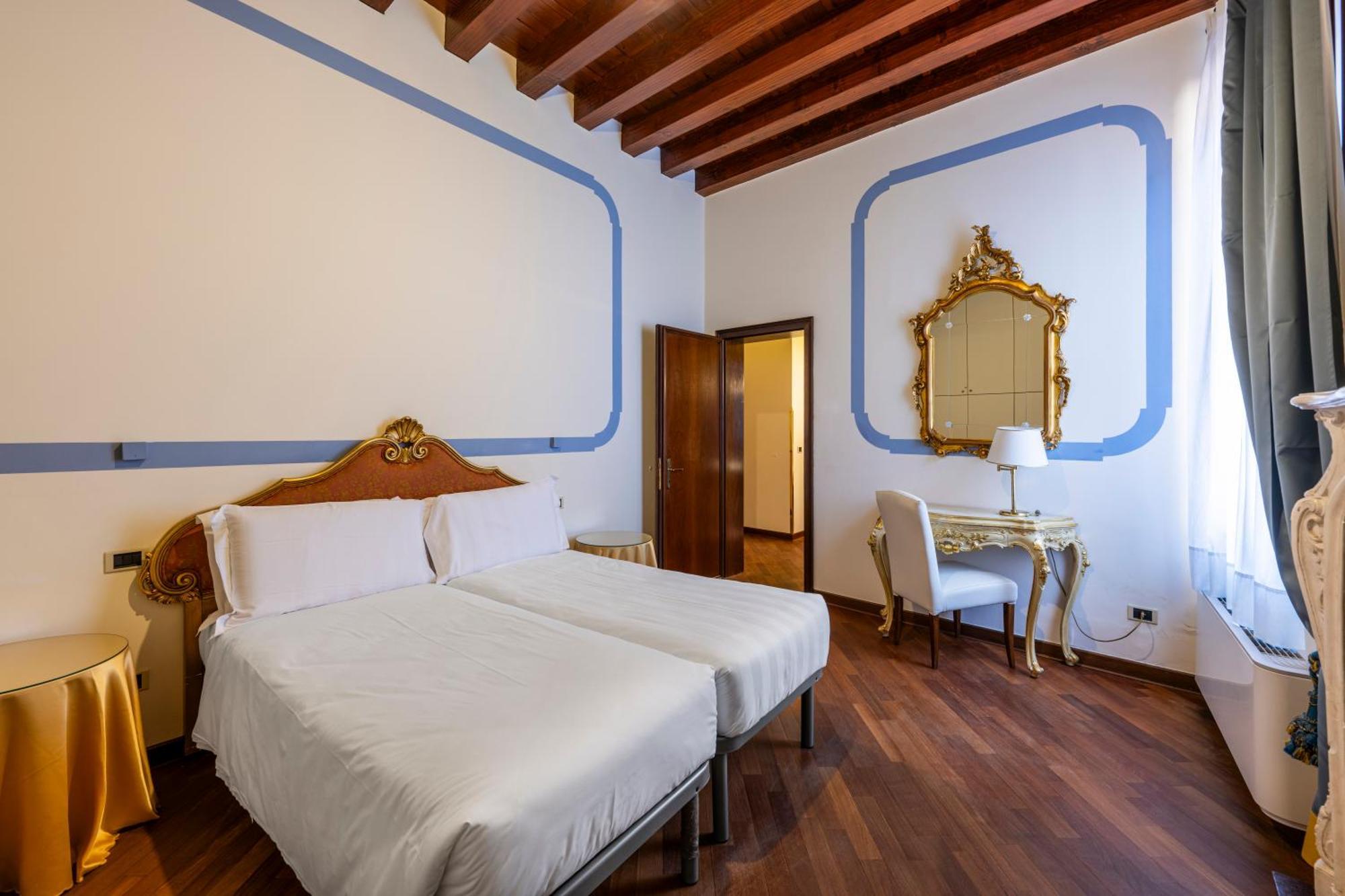 Hotel Colombina Venice